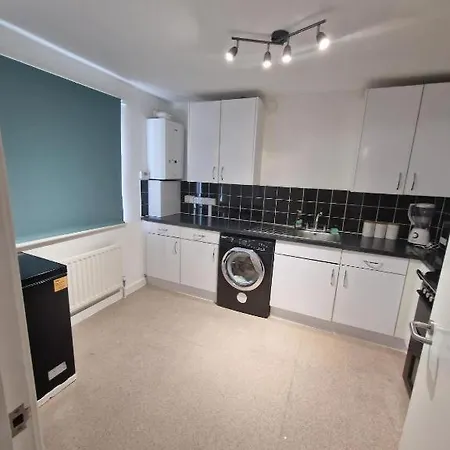 Room In A Shared Flat London Exterior photo