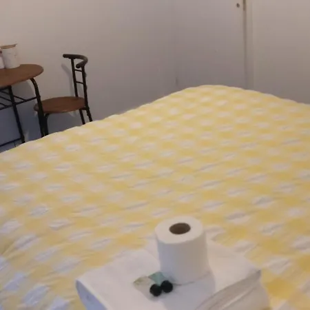 Room In A Shared Flat London Exterior photo